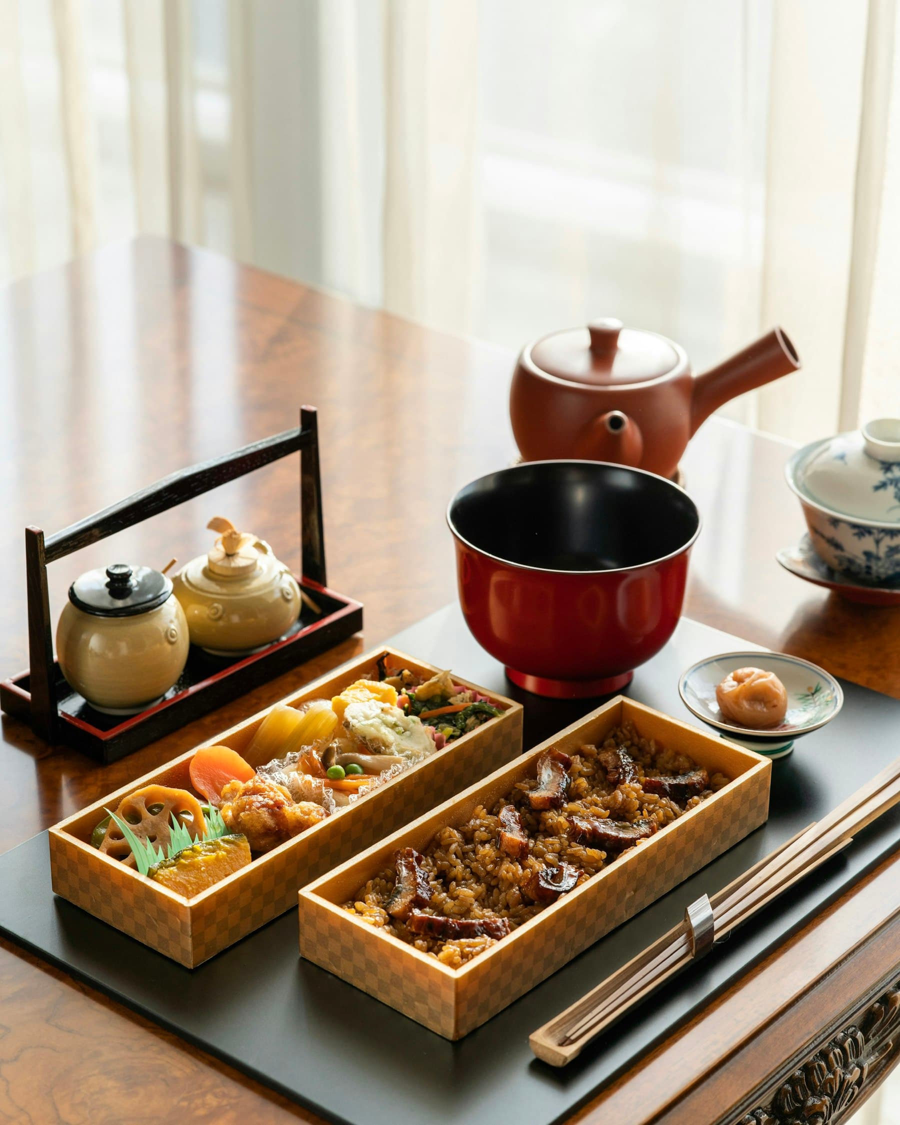 季節の食材を盛り込んだ八寸